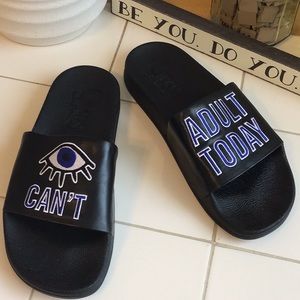 HOST PICK ‘Circus by Sam Edelman’ Unisex Casual Slides